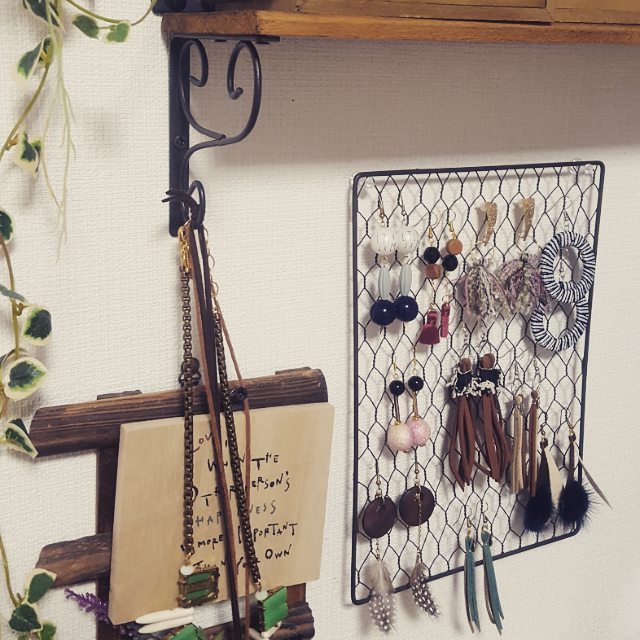 プチプラで解決 100均 アイテムを活用したアクセサリー収納特集 Folk