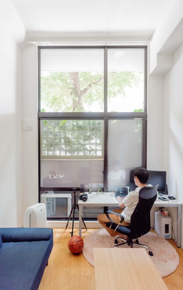 東京 ワンルームで持たない暮らし 男性webエンジニアの部屋 Folk
