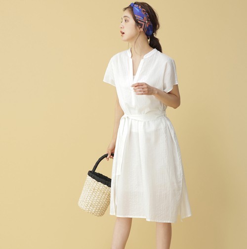 白ワンピース でさっぱりした夏コーデにトライ 大人っぽくすっきり着こなすコーデ術 Folk