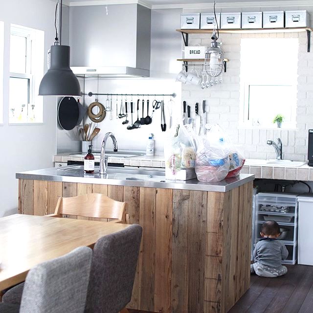 対面キッチンの種類とインテリア実例を一挙ご紹介 今どきスタイルのキッチンも登場 Folk