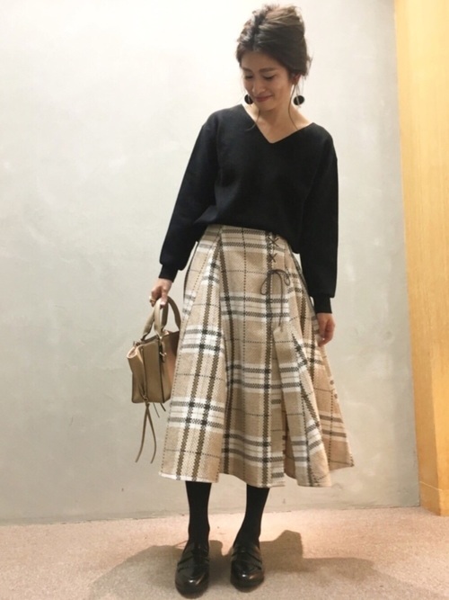 チェックスカートと合わせる2