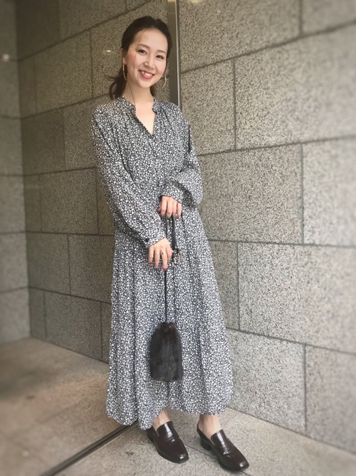 プリントワンピースと合わせる