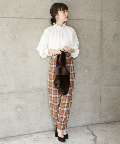 ブラウス シャツの18秋コーデ 可愛くて清潔感ある着こなしをご紹介 Folk