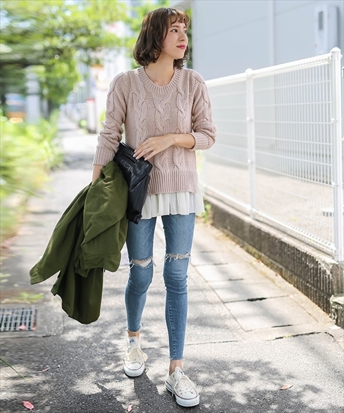 ふわふわ裾シフォン切り替えケーブル編み長袖ニット