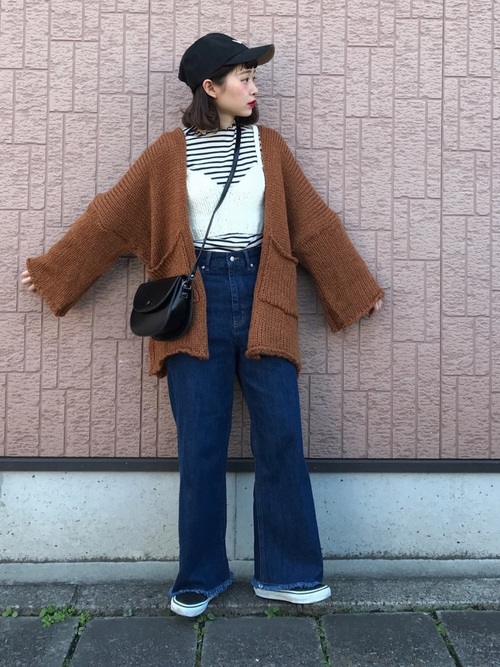 アルファベットワッペン付きシンプルコットンキャップ