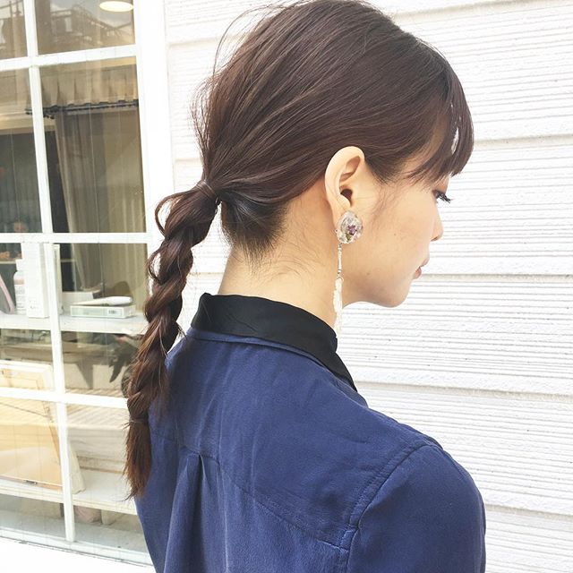 シチュエーション別 オフィスからパーティーまで使えるひとつ結びヘアアレンジ Folk