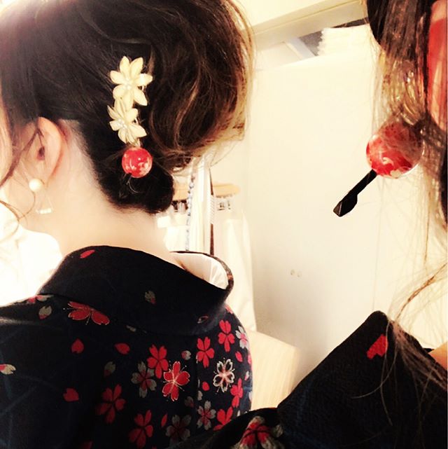 夜会巻き特集 基本のスタイルから簡単アレンジまで一挙ご紹介 Folk