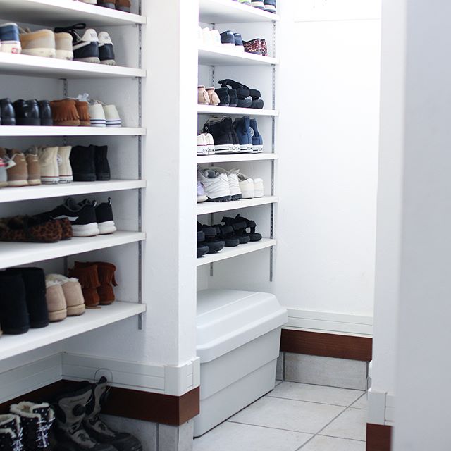 スッキリ収納を目指そう シューズクロークや玄関の収納アイデア Folk