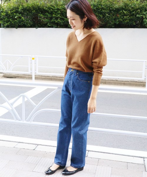 Vネックプルオーバー