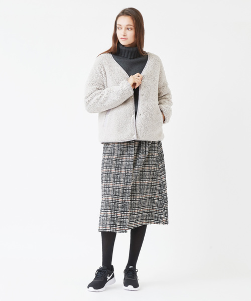 Vネックリバーシブルボアブルゾン