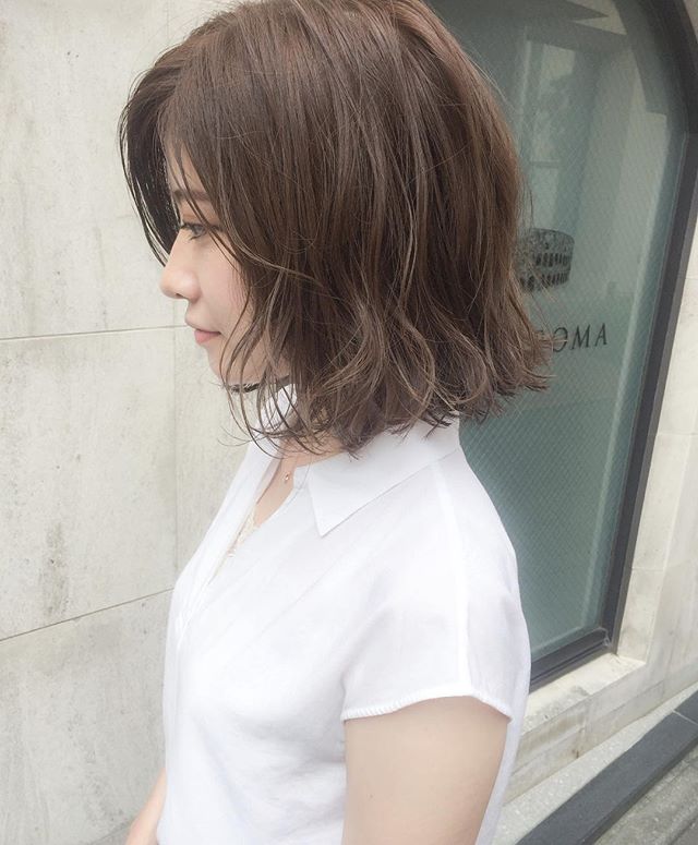 ほんのりゆるい が男心をくすぐる デートにぴったりな大人可愛いヘアスタイル Folk