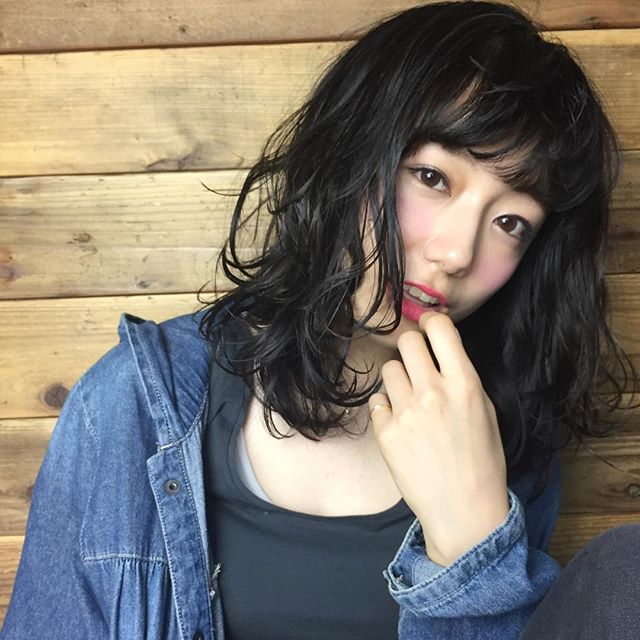 やっぱり黒髪が好き あなたを輝かせる黒髪ヘアスタイルをご紹介します Folk