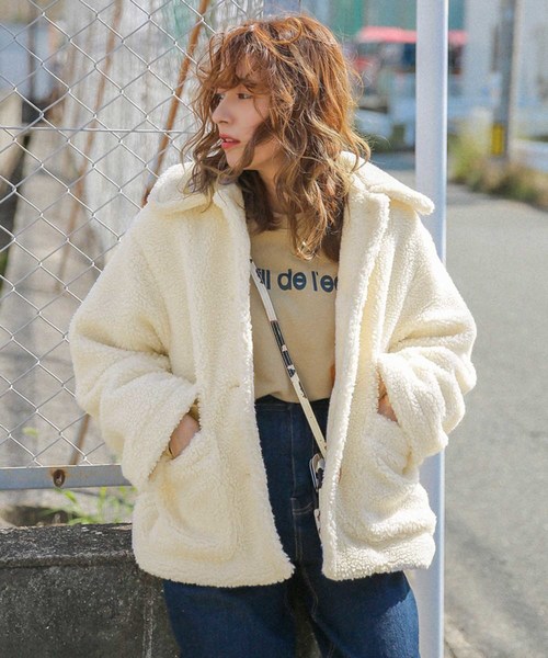 ボアショートコート/フロントウッドボタン長袖もこもこジャケット