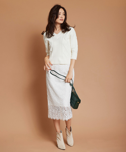 クリスマスデートにも スカートでキュートな華やか冬コーデ15選 Folk