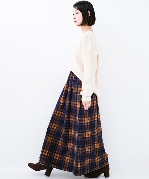 ギリギリ女子のタイツなしでもいけるんちゃうか起毛チェックロングスカート
