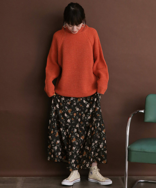 オレンジのトップス3
