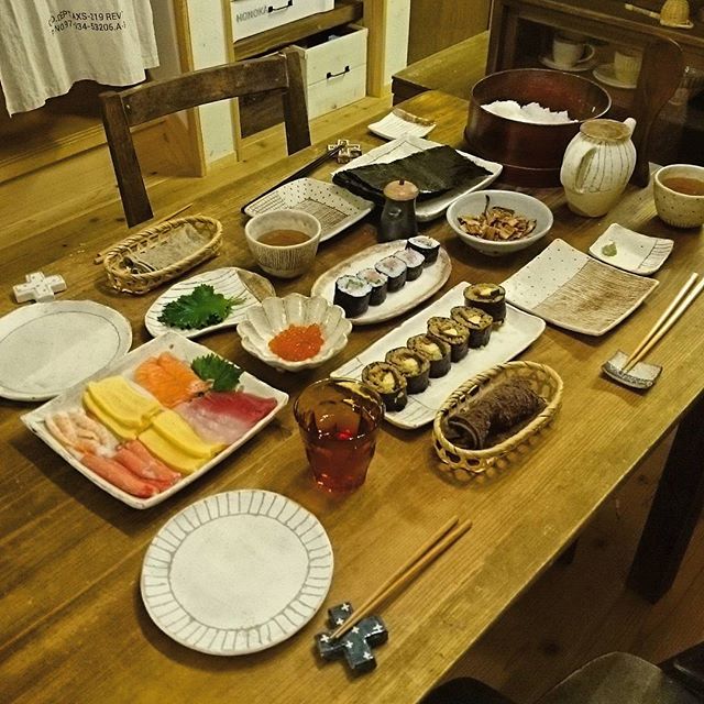 人が集まる年末年始にも ホームパーティー のテーブルシーン 料理特集 Folk