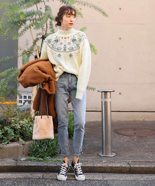 リブプチハイネックカラー刺繍ざっくり編みサイドスリット後ろ長めイレギュラーヘム長袖ニット