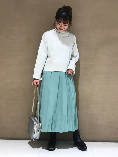 プリーツロングスカート