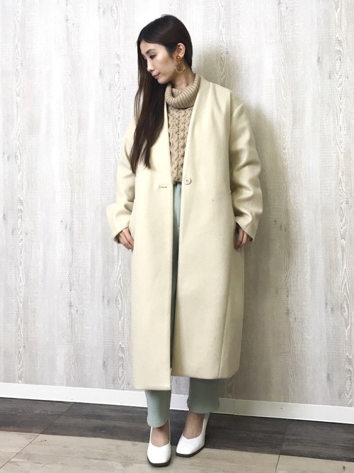 円柱ヒールスクエアトゥパンプス