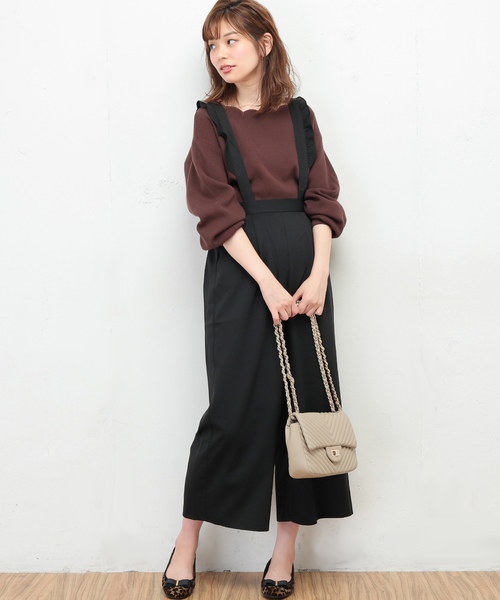衿ぐりスカラップ刺繍ニット