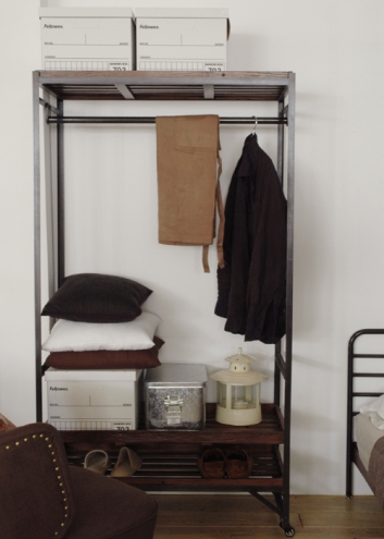 ハンガーラックをおしゃれに使おう 子ども部屋や玄関での使い方とおすすめアイテム Folk