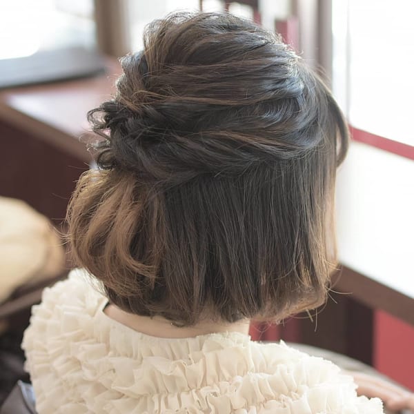 短くても可愛いボブでもできるまとめ髪 簡単アレンジをご紹介 Folk