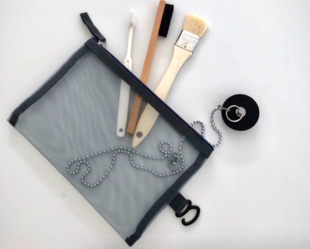 100均 セリア ダイソーetc アイテムで綺麗に モノトーンの掃除用具8選 Folk