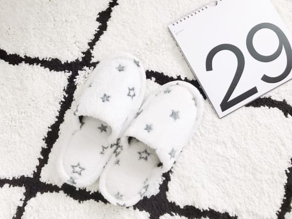 プチプラで足元の衣替えをしよう 3coins セリアetc のおしゃれなスリッパ8選 Folk