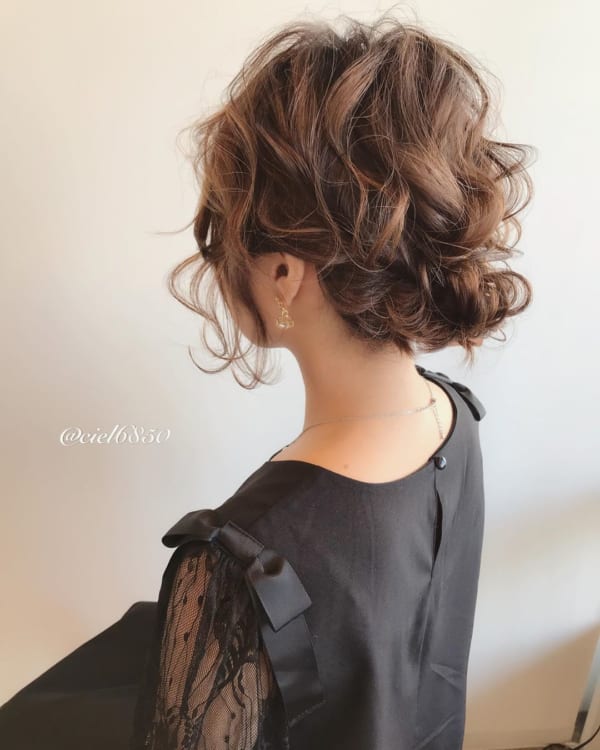 短くても可愛いボブでもできるまとめ髪 簡単アレンジをご紹介 Folk