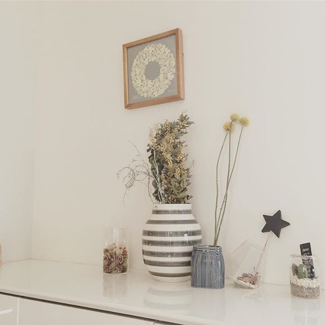 暗くなりがちなインテリアを華やかに インテリアを彩る花瓶をご紹介 Folk