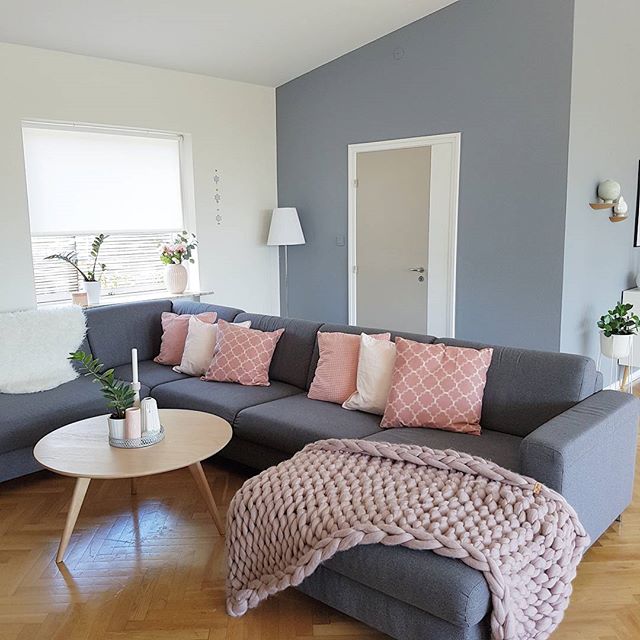 お部屋のアクセントに 差し色 を使ったインテリアコーディネート Folk