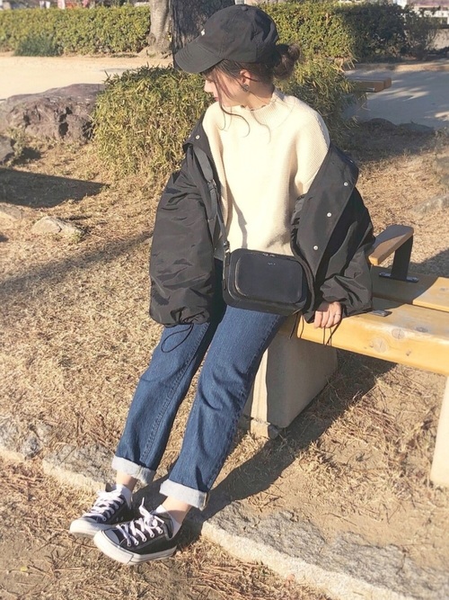 GUパンツ　ハイウエストストレートジーンズ３