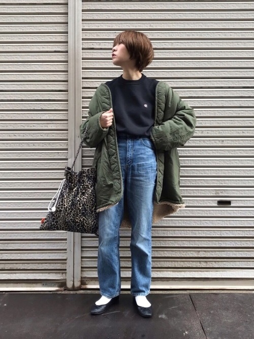 GUパンツ　ハイウエストストレートジーンズ２