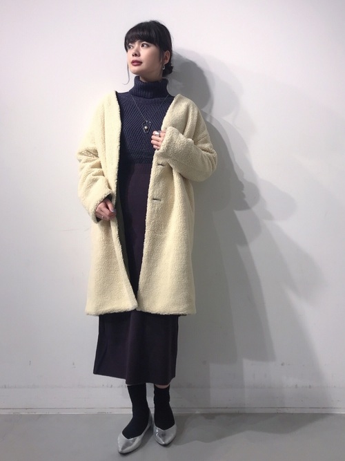 ネイビートップス に合うボトムス アウターは 冬のおすすめコーデ集 Folk