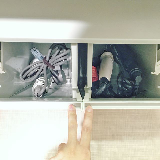 コードはタイトに束ねてスッキリと2