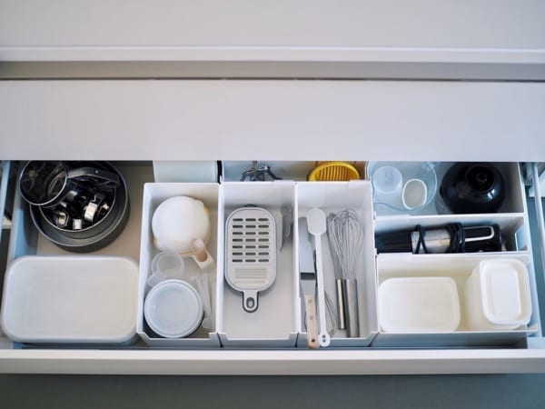 かさばるタッパーの収納アイデア 引き出し 戸棚 冷蔵庫などに上手に片付けよう Folk