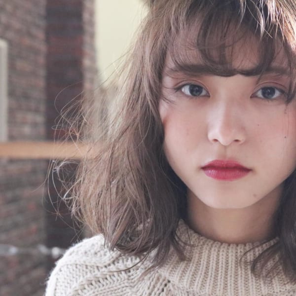 ボブヘアをよりおしゃれにバージョンアップ アッシュカラーでエキゾチックな魅力をプラス Folk