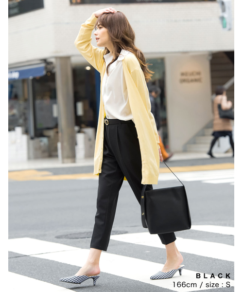 ストレッチ美脚テーパードパンツ