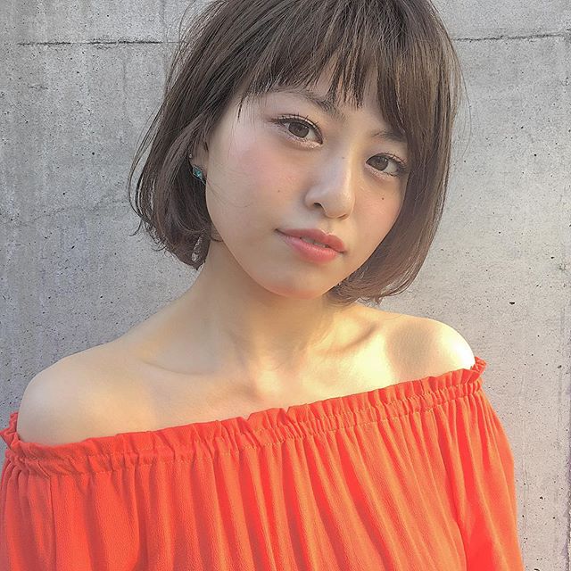 丸顔改善で小顔に見えるショートボブ特集④大人系になるために