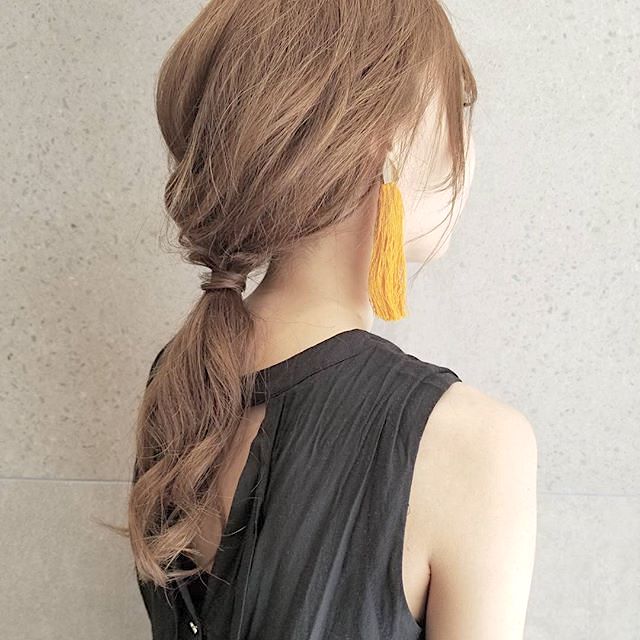 大人女子が楽しむヘアアレンジ あなたはツインテール派 ポニーテール派 Folk 大人女子が楽しむヘアアレンジ あなたはツインテール派 ポニーテール派 Folk