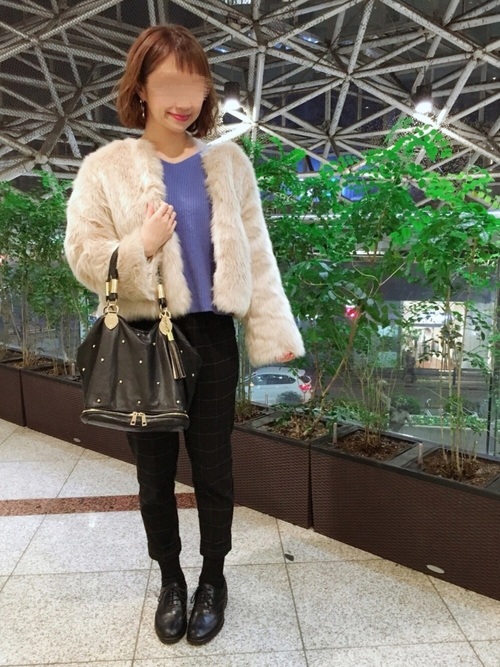 青に合う色を使ったコーデ50選をご紹介 もうカラーコーデに迷わない Folk