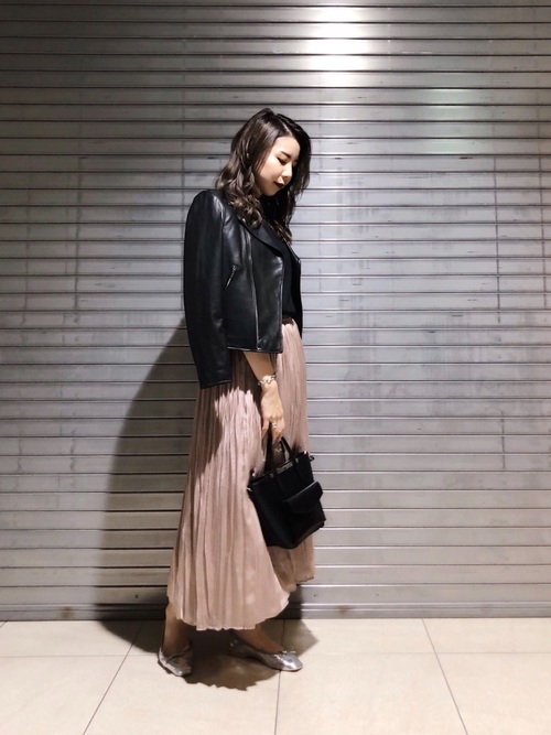 春らしいライダースコーデに着替えよう 大人女性の程よい甘辛ファッション Folk