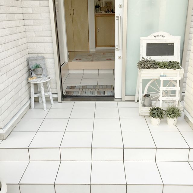 小さなスペースで始める 玄関やエントランスを飾る ガーデニング アイデア特集 Folk