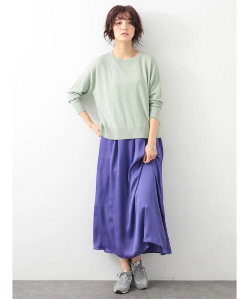 サテンマキシスカート