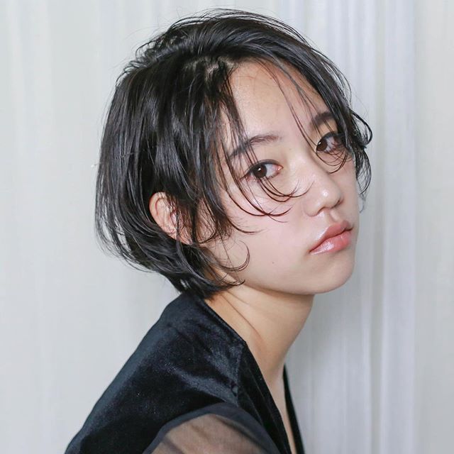 黒髪ショートボブ特集 どんな顔型の人でも似合うおしゃれヘアスタイルに挑戦 Folk