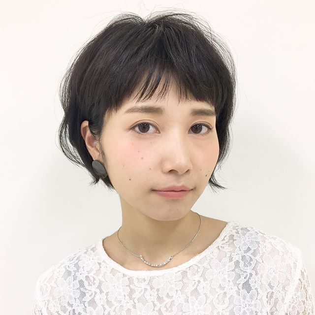 黒髪ボブはパーマで抜け感をプラス 重くならないゆるふわヘアスタイル特集 Folk