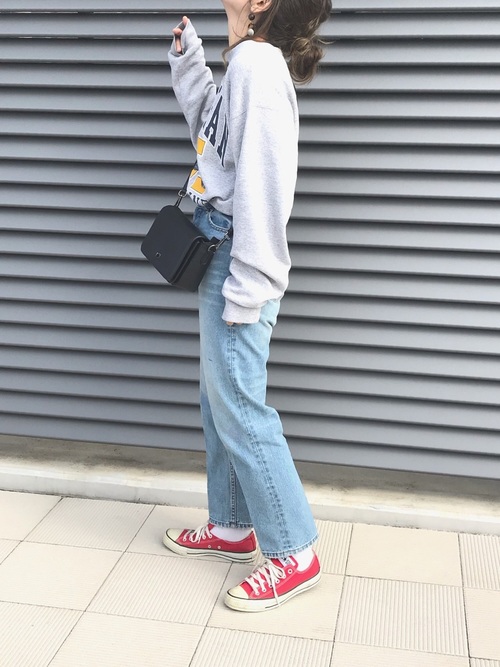 19春夏 赤スニーカーコーデ特集 おしゃれ女子の着こなし術を真似しよう Folk