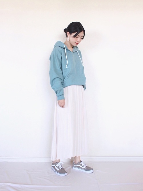 プリーツロングスカート