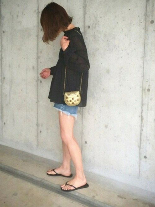 デニムショートパンツコーデ 19最新版 大人女子が着こなす夏スタイル Folk